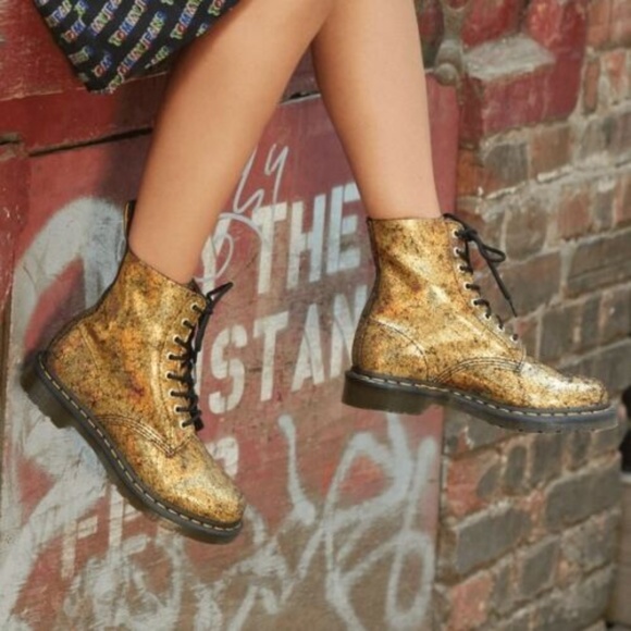Dr. Martens Shoes - NEW Dr. Martens 1460 Pascal Boot Gold Crackle